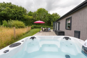 Blossom Lodge, 1 Roadford Lake Lodges